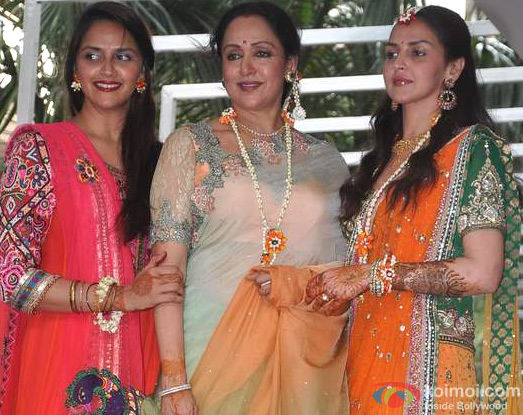Ahana Deol, Hema Malini and Esha Deol