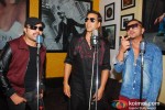 Akshay Kumar, Himesh Reshammiya And Honey Singh Record 'Lonely Remix' Song Pic 2