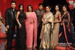 Karan Johar, Malaika Arora Khan, Farah Khan, Shah Rukh Khan, Kirron Kher, Katrina Kaif And Anushka Sharma On 'India's Got Talent' Grand Finale Pic 2