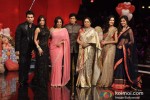 Karan Johar, Malaika Arora Khan, Farah Khan, Shah Rukh Khan, Kirron Kher, Katrina Kaif And Anushka Sharma On 'India's Got Talent' Grand Finale Pic 1