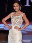 Model Walks For Riyaz Gangji At India Resort Fashion Week 2012 Pic 7