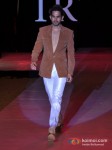 Model Walks For Riyaz Gangji At India Resort Fashion Week 2012 Pic 3