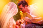 Salman Khan peeks into Sonakshi Sinha's ghungat in Dabangg 2 Movie Stills