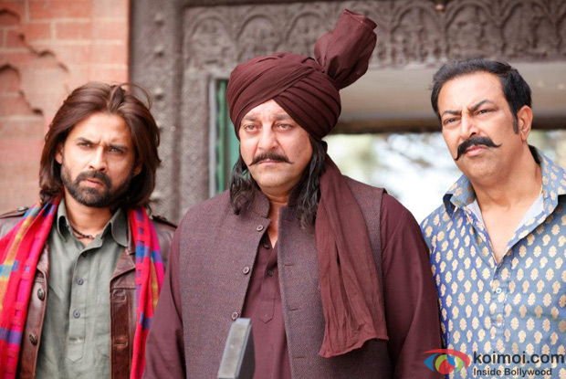 Mukul Dev, Sanjay Dutt and Vindu Dara Singh in a still from Son Of Sardaar Movie