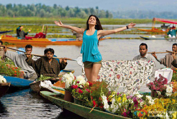 Anushka Sharma in a still from Jab Tak Hai Jaan Movie