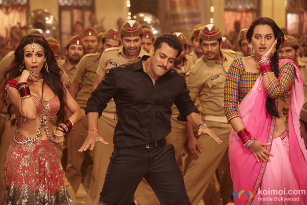 Malaika Arora Khan, Salman Khan and Sonakshi Sinha in a still from Dabangg 2 Movie