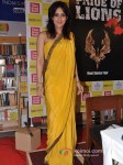 Tulip Joshi launch Vinod Nair's book Pic 3