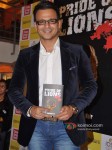Vivek Oberoi launch Vinod Nair's book Pic 5