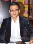 Vivek Oberoi launch Vinod Nair's book Pic 4