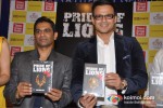 Vivek Oberoi launch Vinod Nair's book Pic 1