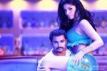 A still from the song 'Doom Pe Lakdi' in Mumbai Mirror Movie Stills