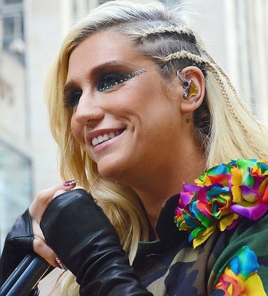 Singer Kesha