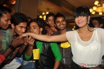 Veena Malik gets kissed by 100 men on her birthday Pic 2