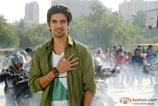 Still from Mere Dad Ki Maruti Movie