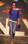 Model walk the ramp at Spring Summer 13 collection Pic 7