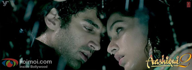 Aditya Roy Kapoor and Shraddha Kapoor in a still from Aashiqui 2 Movie