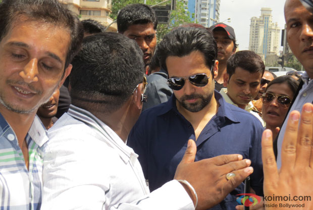 Emraan Hashmi visits Haji Ali Dargah before Ek Thi Daayan release