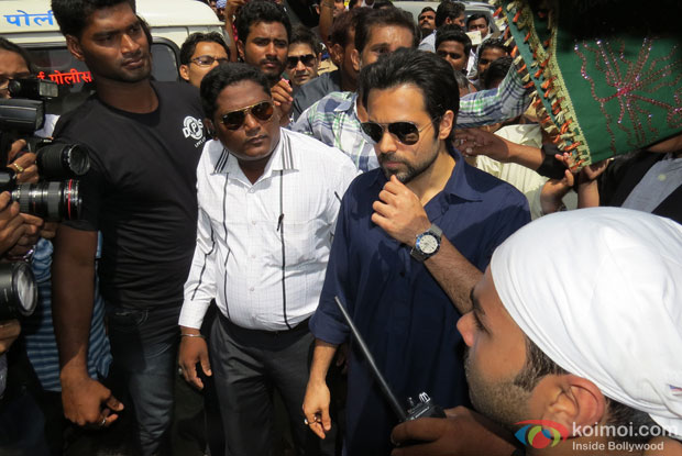 Emraan Hashmi visits Haji Ali Dargah before Ek Thi Daayan release