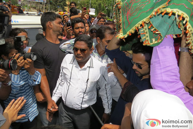 Emraan Hashmi visits Haji Ali Dargah before Ek Thi Daayan release