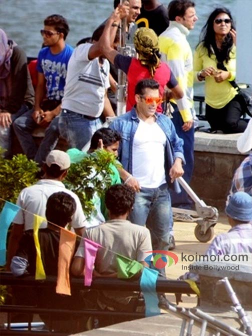 Salman Khan spotted in Lavasa shooting for 'Mental' Salman Khan spotted in Lavasa shooting for 'Mental'