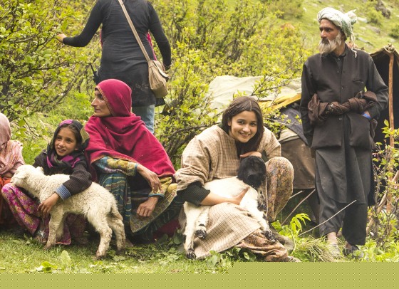 Alia Bhatt with local Sheperds (called 'Bakarwals'),  Shooting for Highway at Chandanwari, Kashmir