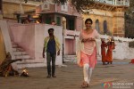 Dhanush and Sonam Kapoor in Raanjhanaa Movie Stills Pic 2