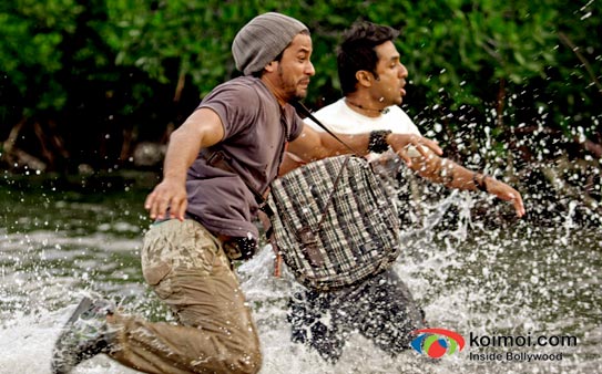 Kunal Khemu And Vir Das in Go Goa Gone Movie Stills