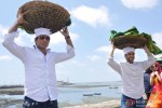 Sonu Sood and Tusshar Kapoor snapped visiting 'Haji Ali Dargah' Pic 2