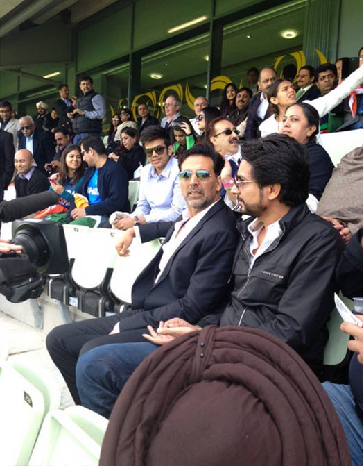 Akshay Kumar promotes Once Upon A Time In Mumbaai Again at India-Pakistan ICC Match