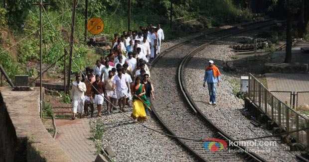 Deepika Padukone, Shah Rukh Khan And Rohit Shetty on The Sets Chennai Express
