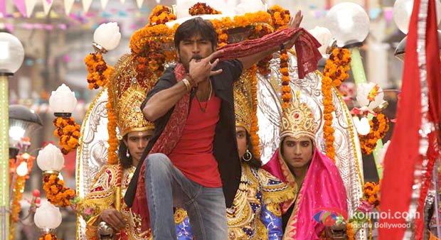 Dhanush in Raanjhanaa Movie Stills