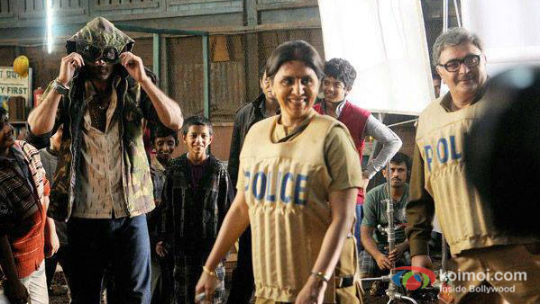 Ranbir Kapoor, Neetu Kapoor And Rishi Kapoor on The Sets of Besharam