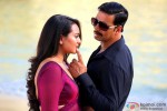 Sonakshi Sinha and Akshay Kumar in Once Upon A Time In Mumbaai Dobaara! Movie Stills Pic 3