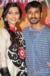 Sonam Kapoor And Dhanush Promote Raanjhana in Reliance Digital Pic 4
