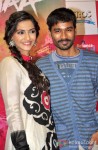Sonam Kapoor And Dhanush Promote Raanjhana in Reliance Digital Pic 3