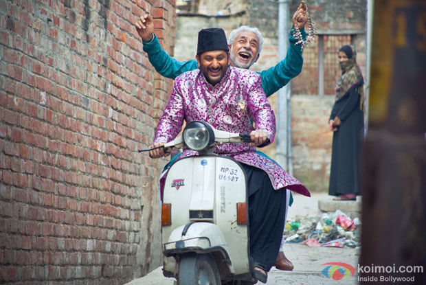 Naseeruddin Shah and Arshad Warsi in a still from Dedh Ishqiya Movie Naseeruddin Shah and Arshad Warsi in a still from Dedh Ishqiya Movie