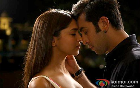 Deepika Padukone And Ranbir Kapoor in Yeh Jawaani Hai Deewani Movie Stills
