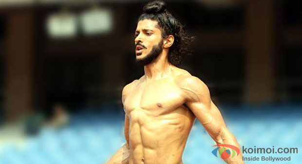 Farhan Akhtar in Bhaag Milkha Bhaag Movie Stills