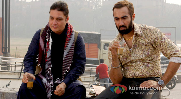 Vinay Pathak And Ranvir Shorey in Bajatey Raho Movie Stills