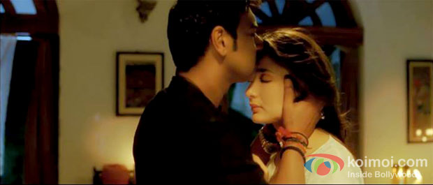 Ajay Devgn And Kareena Kapoor in Satyagraha Movie Stills