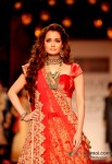 Dia Mirza walks the ramp at LFW 2013 Pic 2