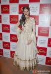 Nargis Fakhri In A Desi Avatar At LFW 2013 Pic 6