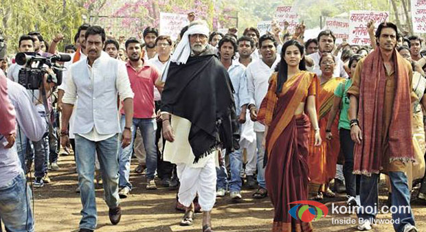 Ajay Devgn, Amitabh Bachchan, Amrita Rao And Arjun Rampal in Satyagraha Movie Stills