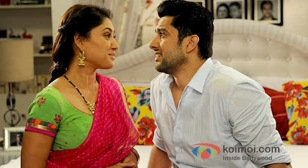 Manjari Fadnis And Aftab Shivdasani in a still from Grand Masti