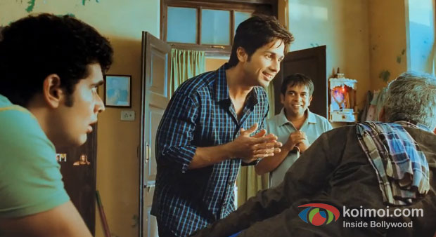Shahid Kapoor in Phata Poster Nikhla Hero Movie Stills