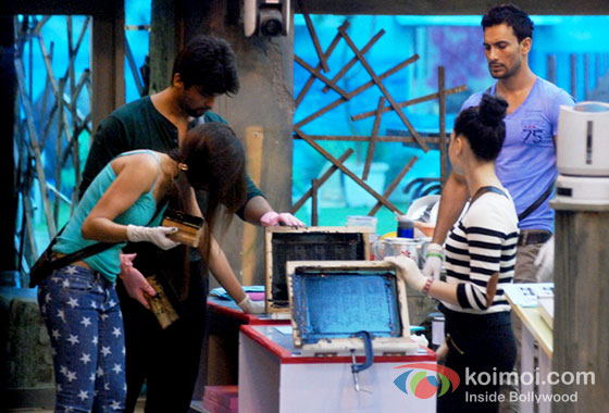 Gauhar Khan, Kushal Tandon, Asif Azim And Tanisha Mukherjee in Bigg Boss 7
