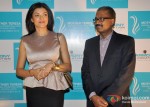 Sushmita Sen honoured with Mother Teresa Memorial Award Pic 3