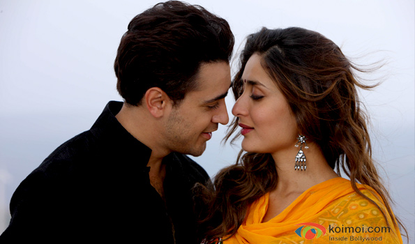 Imran Khan and Kareena Kapoor in a still from Gori Tere Pyaar Mein! 