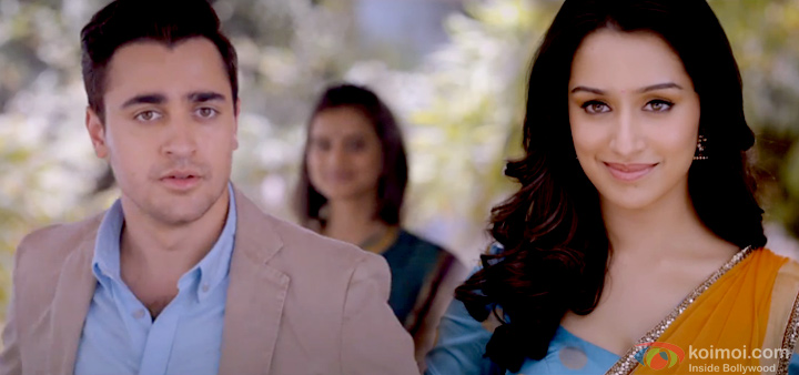 Imran Khan and Shraddha Kapoor in a still from Gori Tere Pyaar Mein!