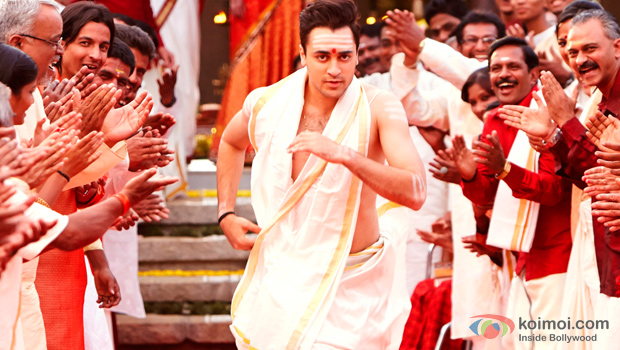  Imran Khan in a still from Gori Tere Pyaar Mein! 